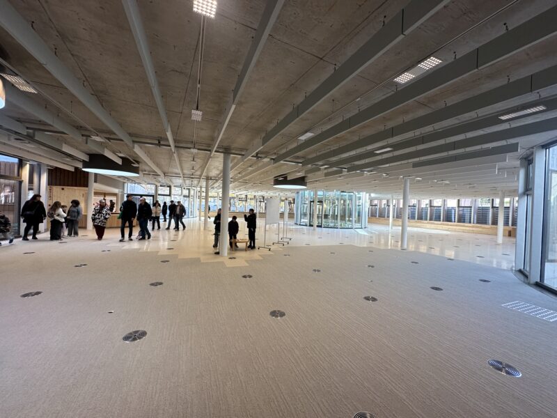 La Bustia jornada portes obertes Biblioteca Olesa 2025