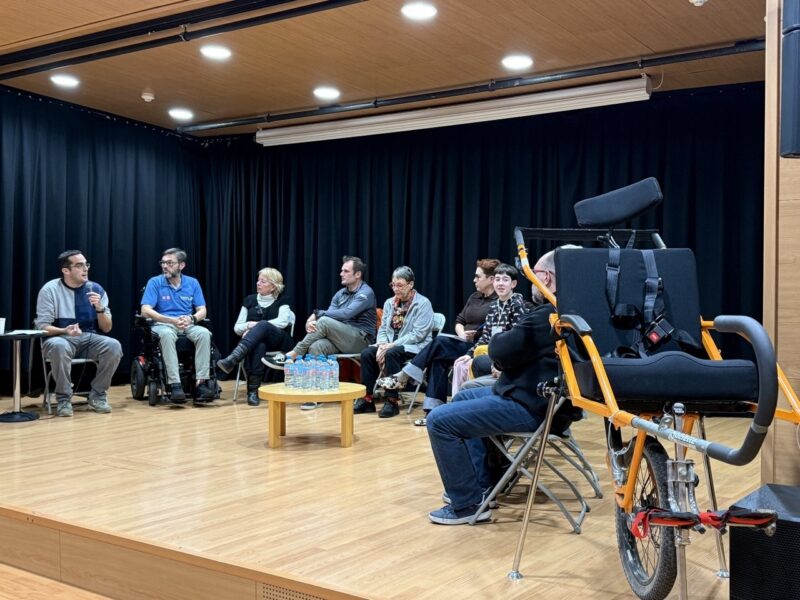 La Bustia taula rodona cadira Joelette Olesa 4