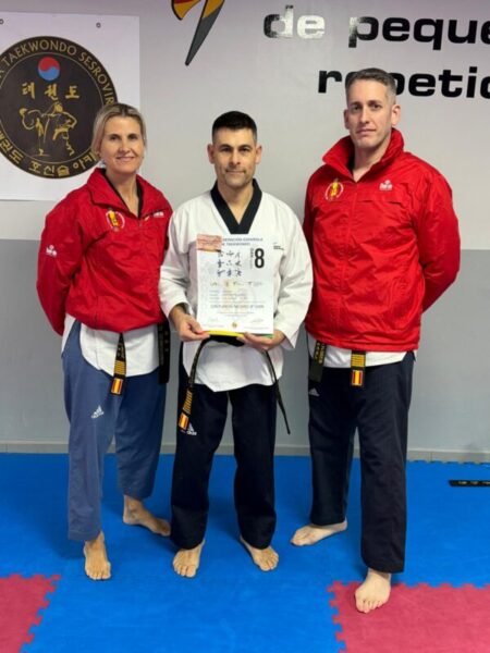 La Bustia Alberto Bonilla 8e Dan Taekwondo amb Laura Uroz i Jacinto Munoz Sant Esteve
