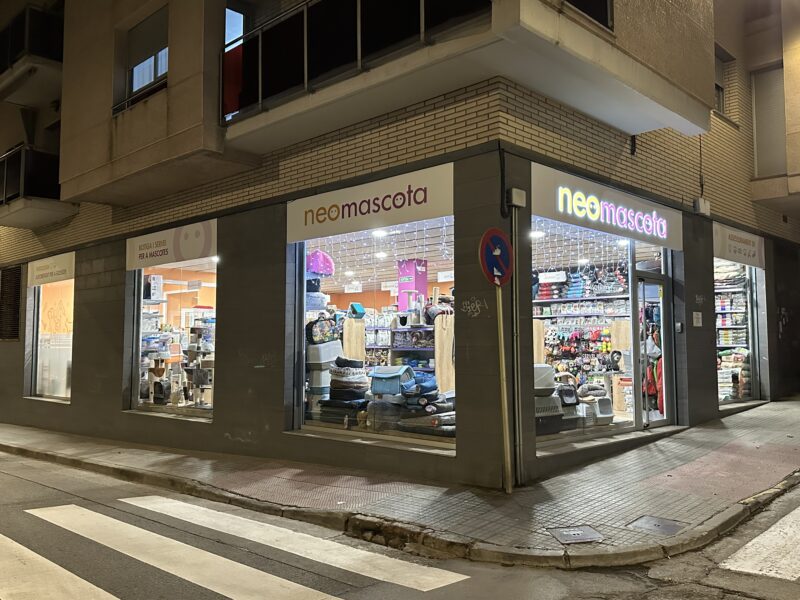 La Bustia Neomascota botiga ferrocarrils catalans