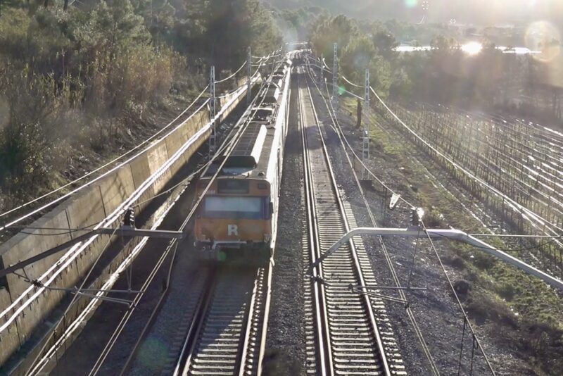 La Bustia Renfe retira meitat tren accidentat Gelida
