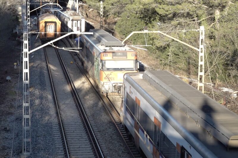 La Bustia Renfe retira meitat tren accidentat Gelida