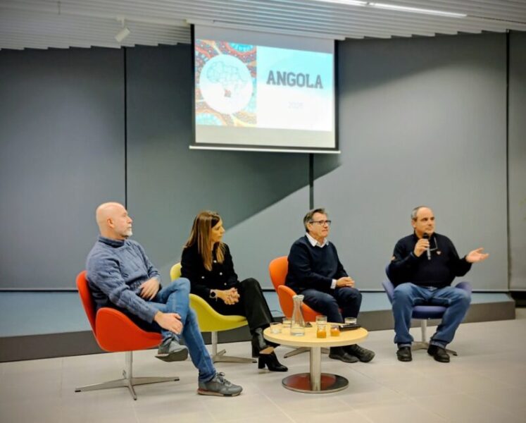 La Bustia exposicio Camp Treball Angola Mans Mercedaries 6