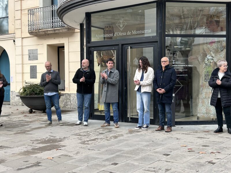La Bustia minut silenci Olesa 21 gener 3