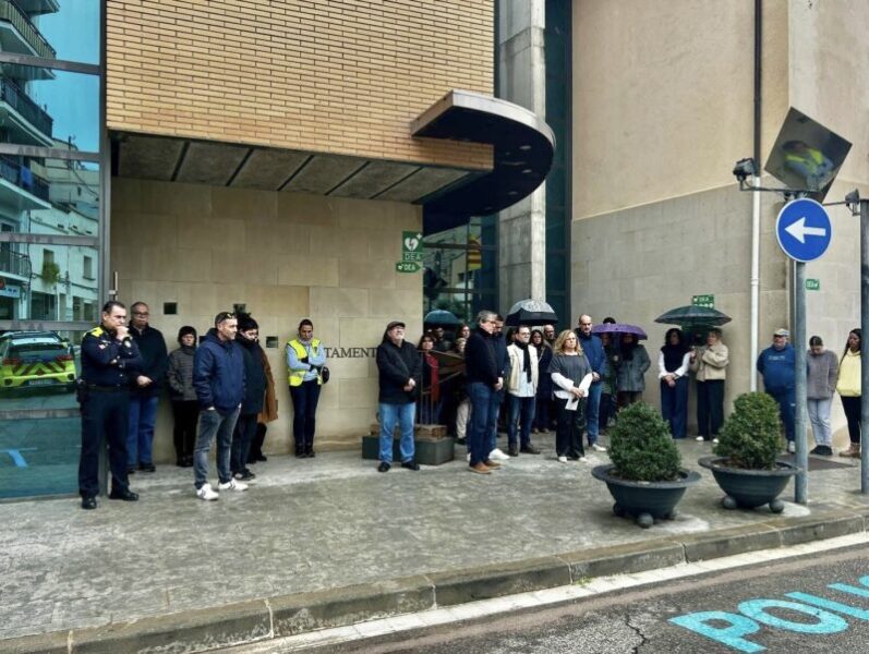 La Bustia minut silenci accident tren concentracio Sant Esteve