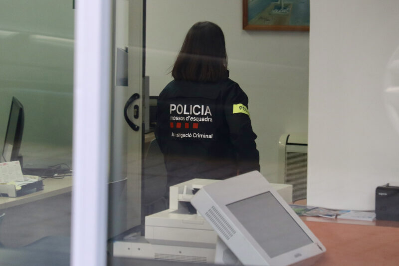 La Bustia mossos ajuntament Esparreguera