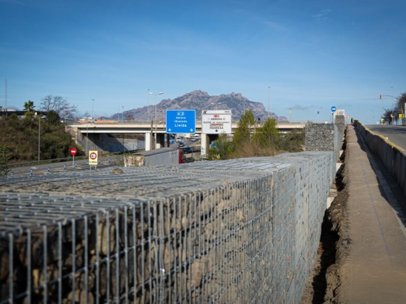 La Bustia tall pantalles acustiques Abrera 1