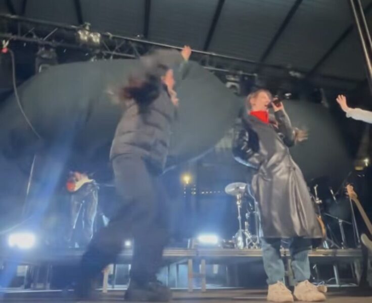 La Bustia cau el pont de llums proves so Reines del Mambo Sant Esteve