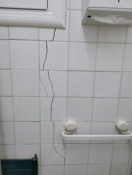 La Bustia desperfectes escola Montcau Gelida 13