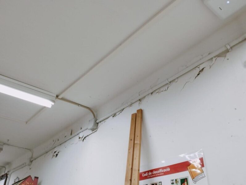 La Bustia desperfectes escola Montcau Gelida 7