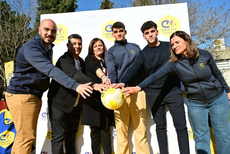 La Bustia inauguracio Cruyff Court Sant Andreu 1