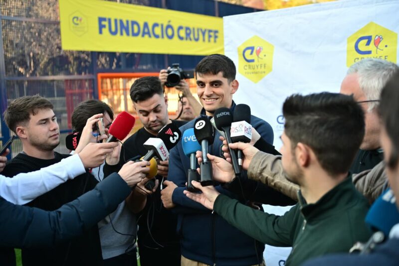 La Bustia inauguracio Cruyff Court Sant Andreu 3