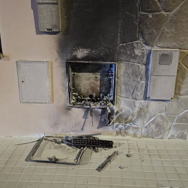 La Bustia crema quadre electric Collbato 1