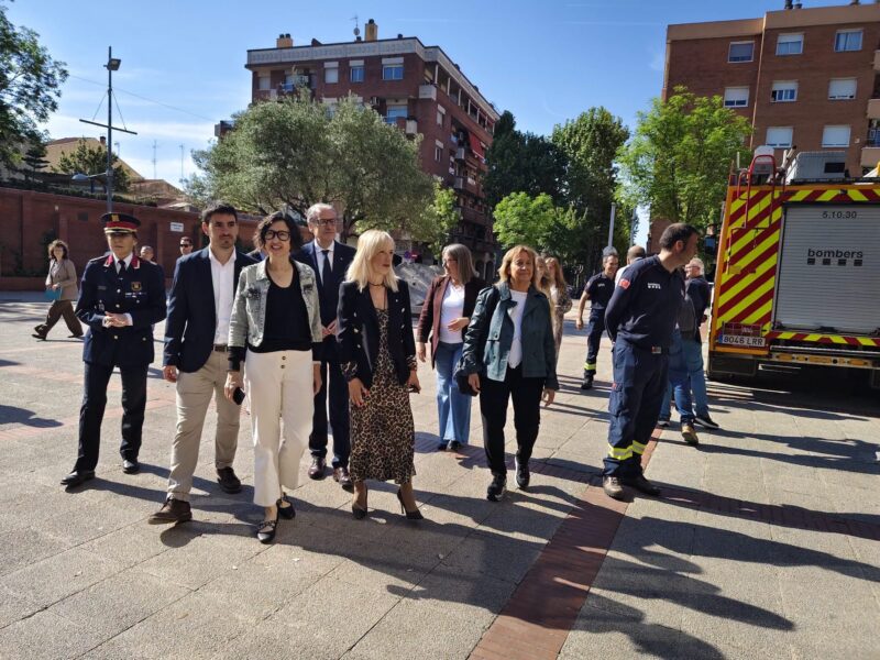 La Bustia Nuria Parlon a Olesa diplomes bombers 20 abril 2026