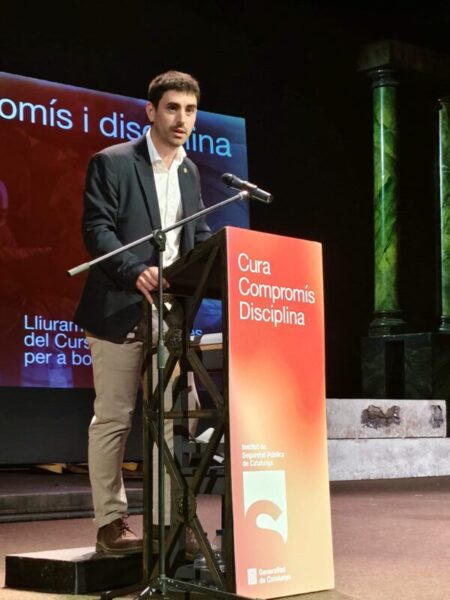 La Bustia Nuria Parlon a Olesa diplomes bombers 20 abril 2026