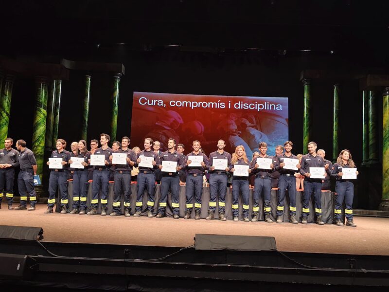 La Bustia Nuria Parlon a Olesa diplomes bombers 20 abril 2026