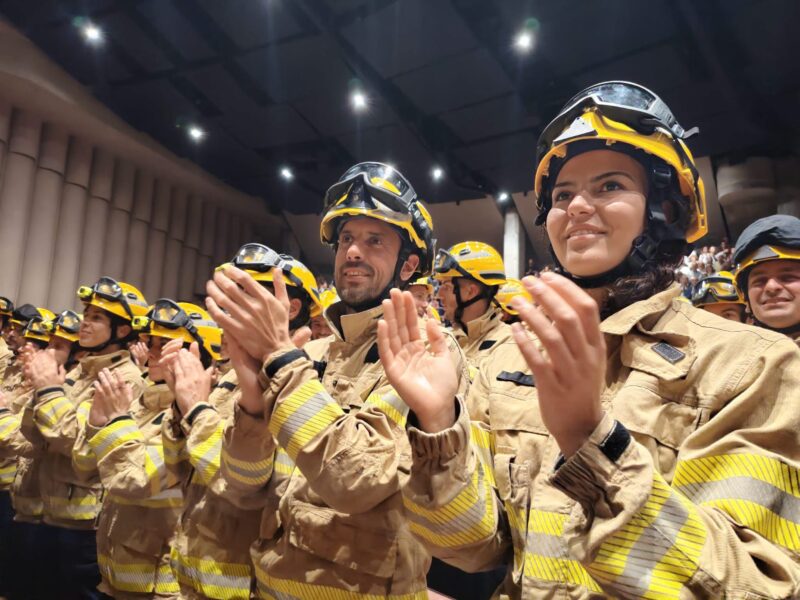 La Bustia Nuria Parlon a Olesa diplomes bombers 20 abril 2026