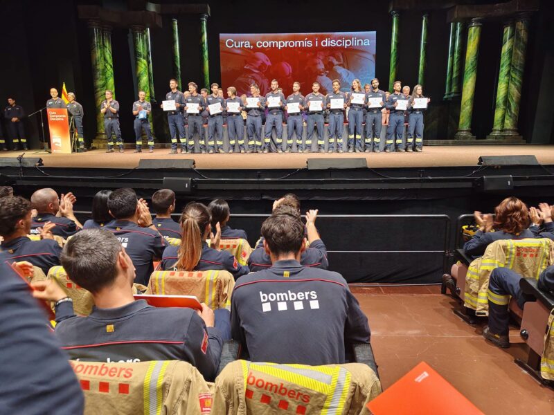 La Bustia Nuria Parlon a Olesa diplomes bombers 20 abril 2026