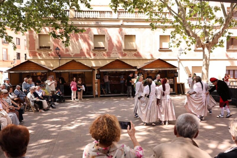 La Bustia amics dansaires Fira Primavera Martorell 2