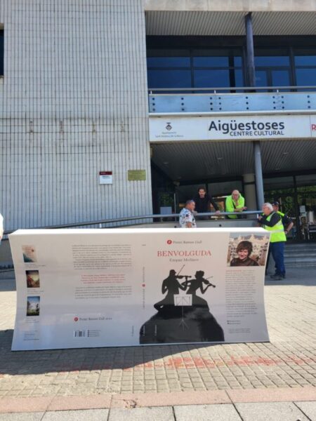 La Bustia bancs literaris Sant Andreu 3