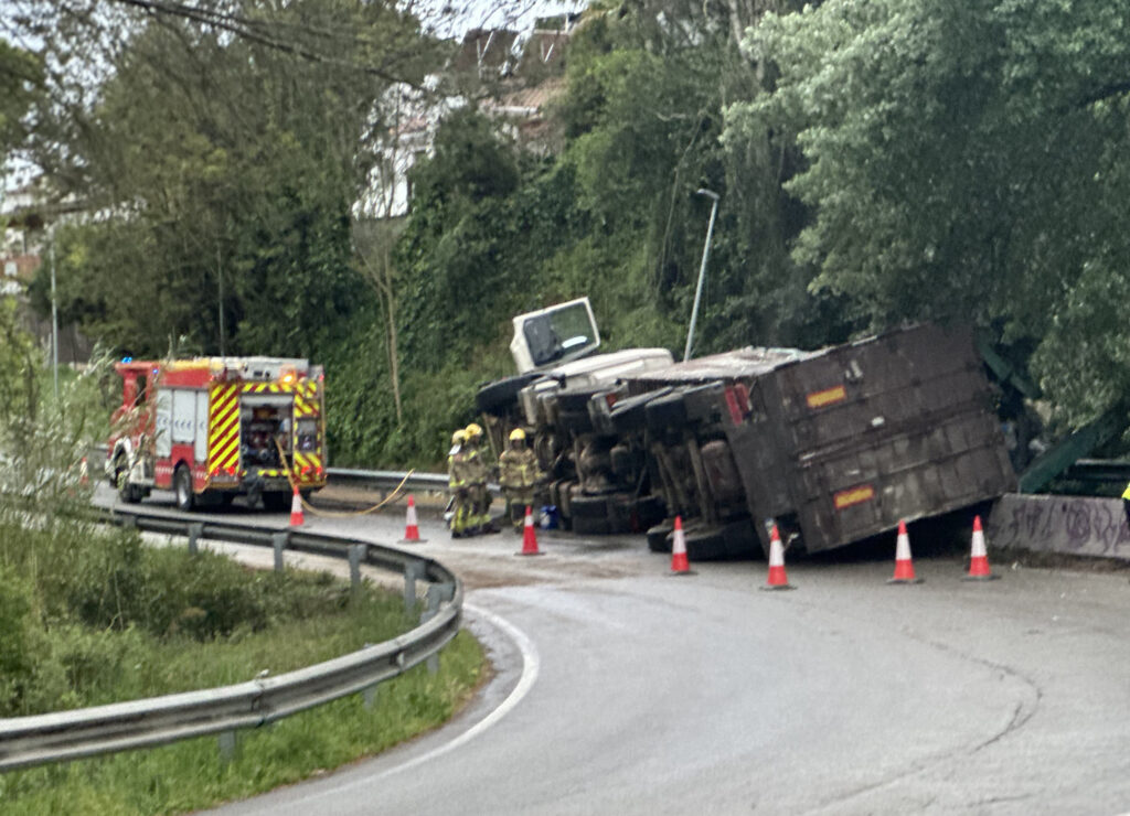 La Bustia camio accidentat B231 Esparreguera