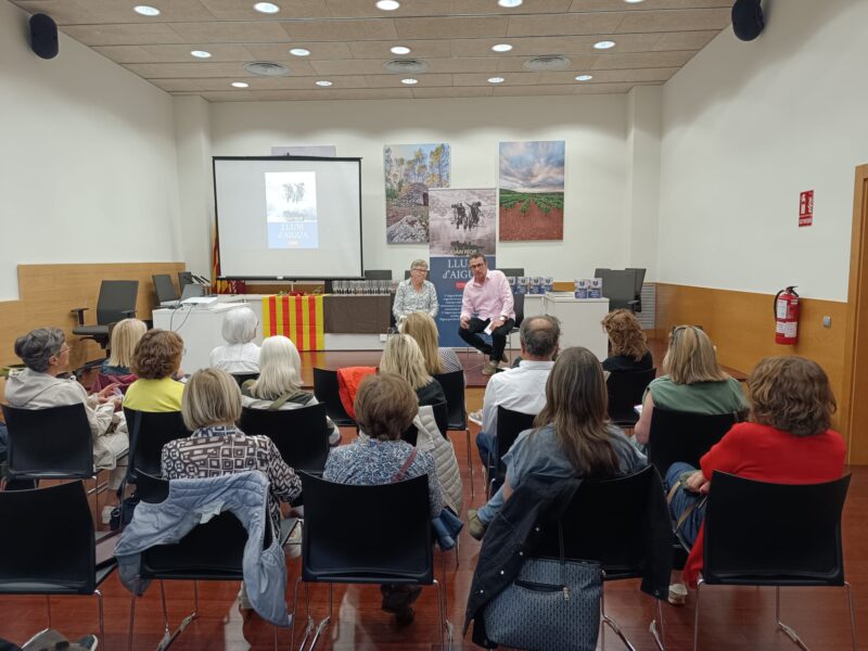 La Bustia llibre llum aigua 2