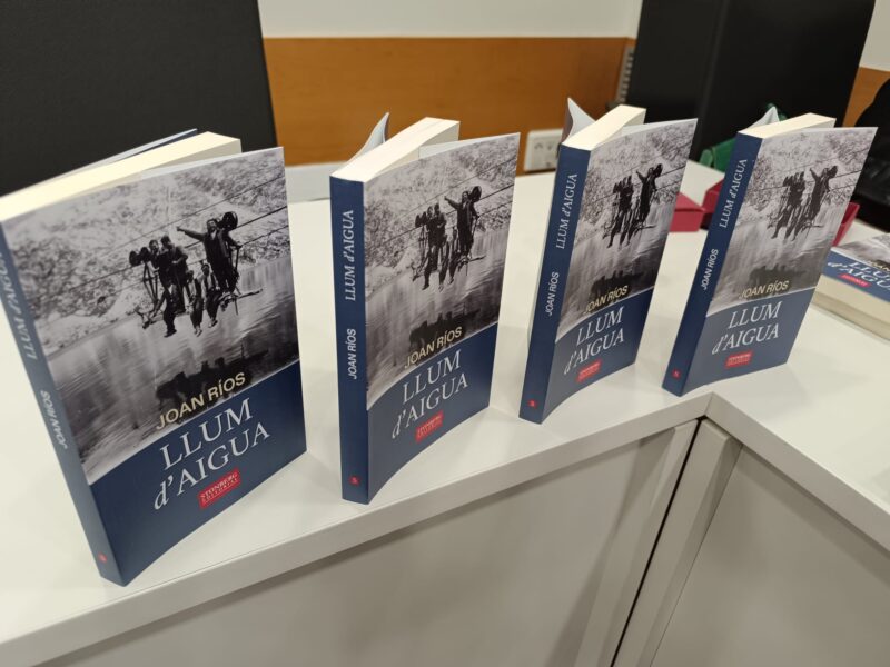 La Bustia llibre llum aigua 4