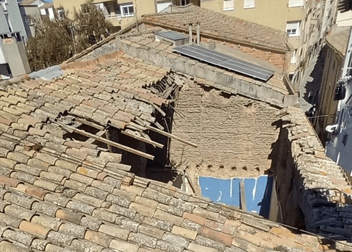 La Bustia part sostres ensorrats carrer Hospital EsparegueraLa Bustia part sostres ensorrats carrer Hospital Espareguera