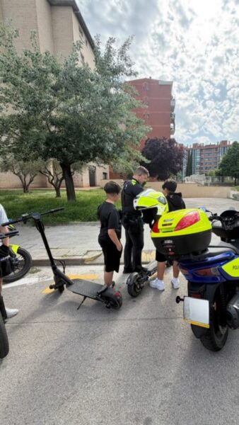 La Bustia patinets electrics Sant Andreu 2