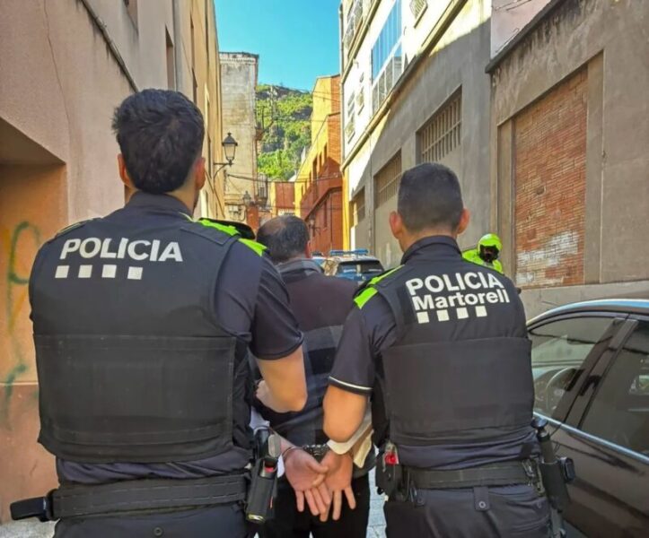 La Bustia detencio home per desallotjament Martorell 6 maig 2026