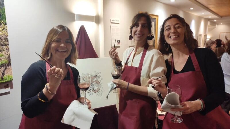 La Bustia exposicio Obres pintades amb vi i fotografia 4