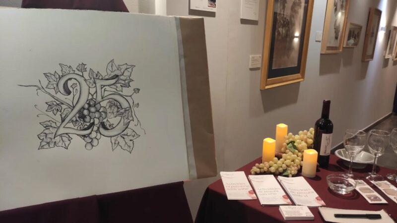 La Bustia exposicio Obres pintades amb vi i fotografia 7