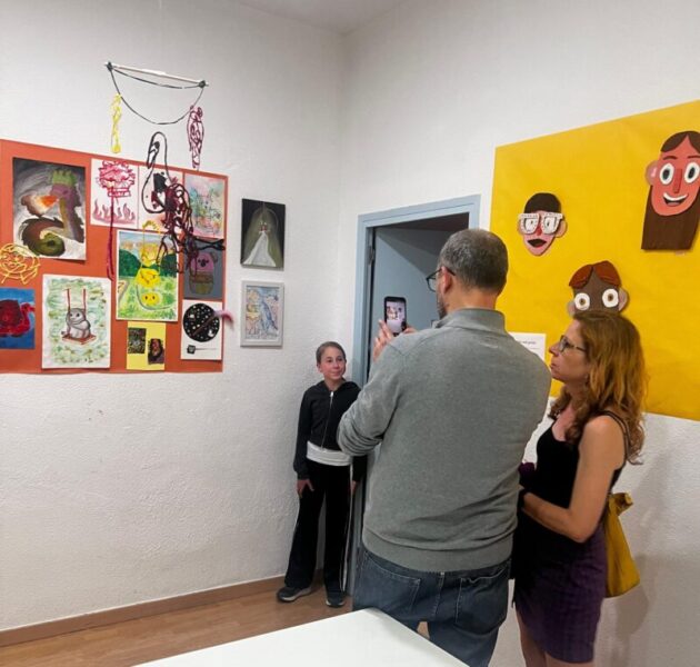 La Bustia inauguracio exposicio infantil i joves Estudi Original Olesa abril maig 2026