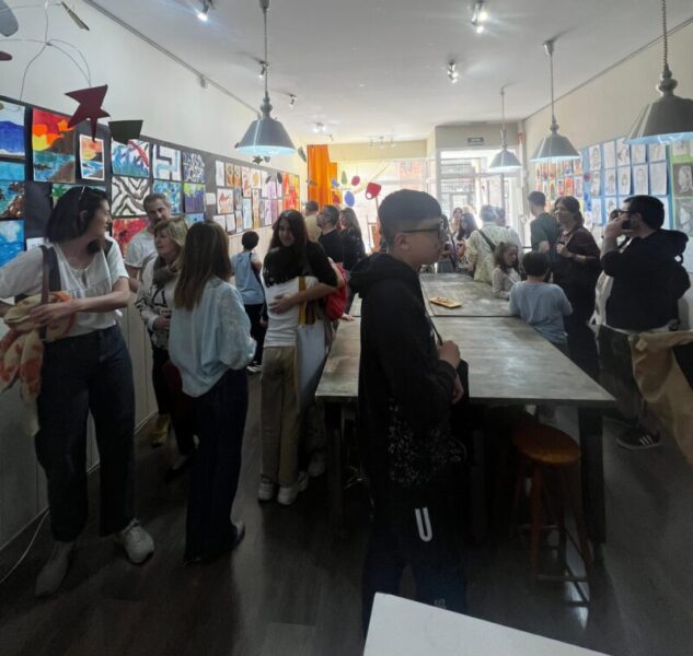 La Bustia inauguracio exposicio infantil i joves Estudi Original Olesa abril maig 2026