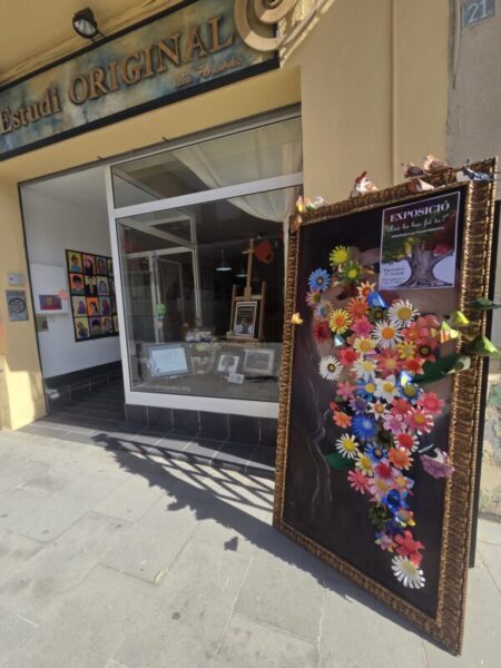 La Bustia inauguracio exposicio infantil i joves Estudi Original Olesa abril maig 2026