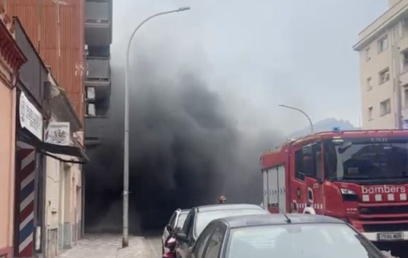 La Bustia incendi parquing Esparreguera 29 maig 2026