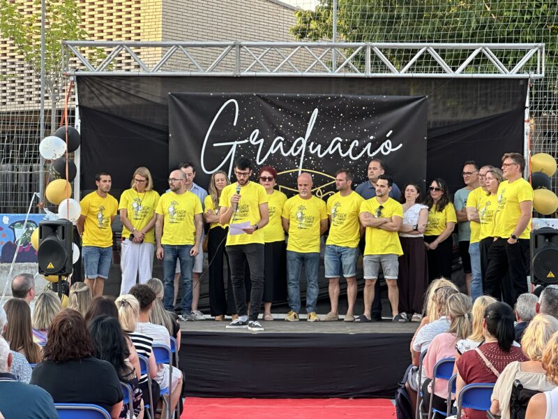 La Bustia manifest docents graduacio Blanxart Olesa