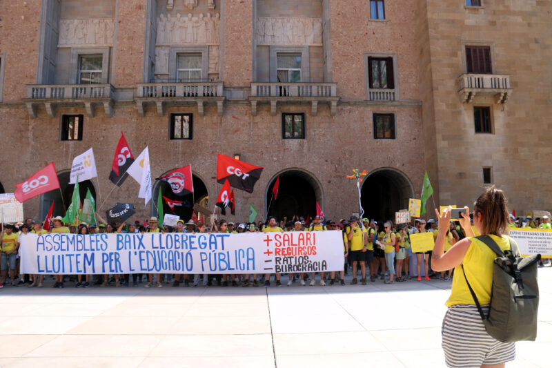 La Bustia manifestacio docents Montserrat