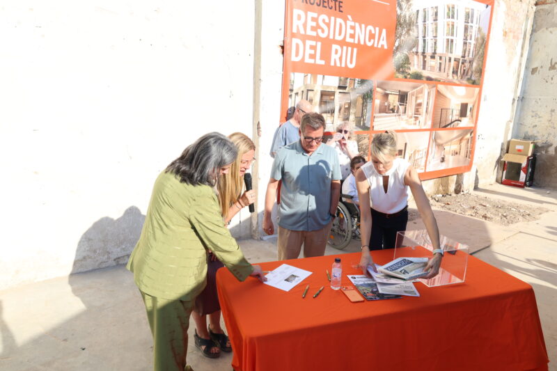 La Bustia primera pedre Residencia del Riu Martorell 10