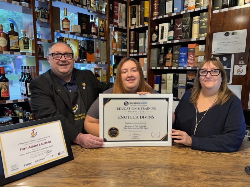 La Bustia Toni i Emma Albiol i Montse Pascual premi internacional Enoteca Divins Martorell