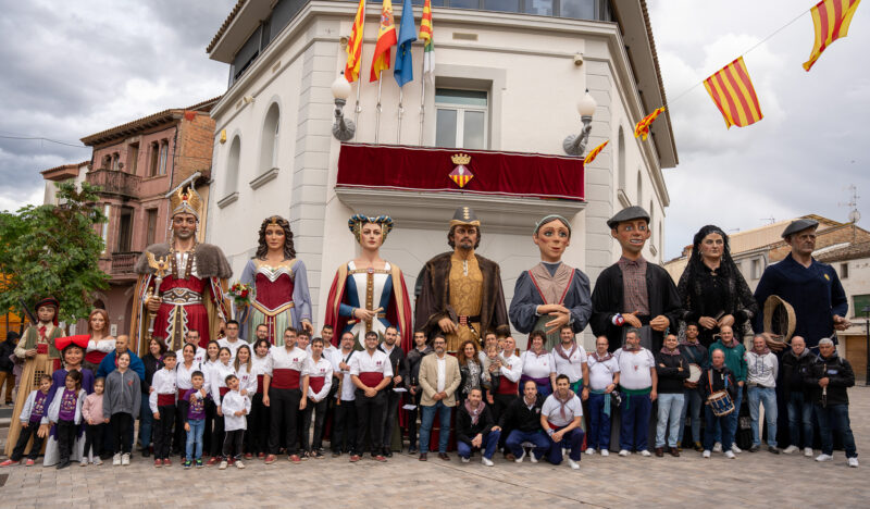 La Bustia foto familia gegants Fava Argent Festa Major Sant Isidre Masquefa 2026