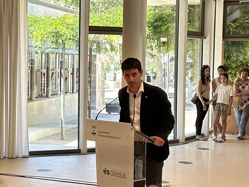 La Bustia inauguracio nova biblioteca Olesa