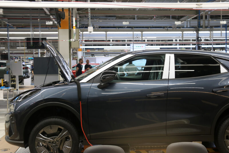 La Bustia inici produccio Cupra Raval i ID Polo primers electrics Martorell