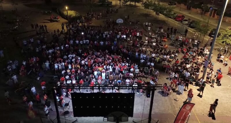 La Bustia Abrera pantalla gegant i celebracions Espanya campiona Copa Mon futbol 2026