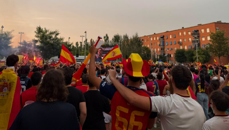 La Bustia Martorell pantalla gegant i celebracions Espanya campiona Copa Mon futbol 2026 1