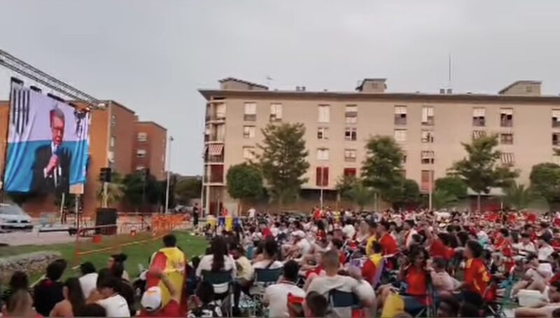 La Bustia Martorell pantalla gegant i celebracions Espanya campiona Copa Mon futbol 2026
