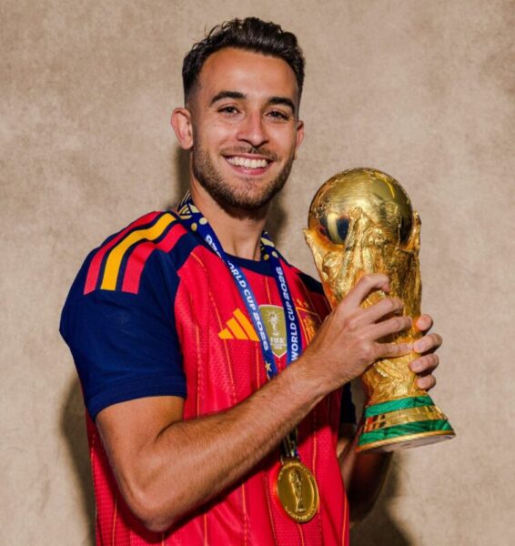 La Bustia Mundial Eric Garcia 1