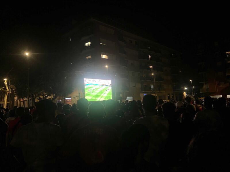 La Bustia Olesa pantalla gegant i celebracions Espanya campiona Copa Mon futbol 2026
