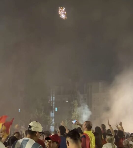 La Bustia Sant Andreu pantalla gegant i celebracions Espanya campiona Copa Mon futbol 2026
