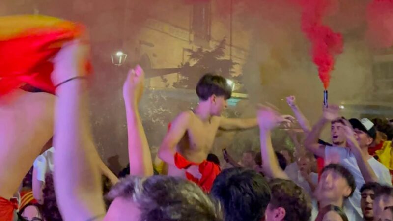 La Bustia Sant Esteve pantalla gegant i celebracions Espanya campiona Copa Mon futbol 2026